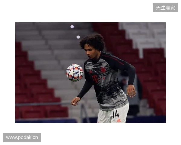 齐尔克泽晒在家看直播照片:我的天哪!!多古太牛了! 齐尔克泽晒在家看直播照片:我的天哪!!多古太牛了!